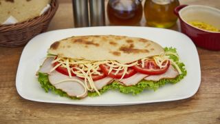 Sendvič sa pečenicom