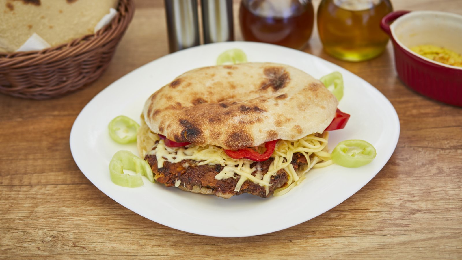 Gurmanska pljeskavica u somunu